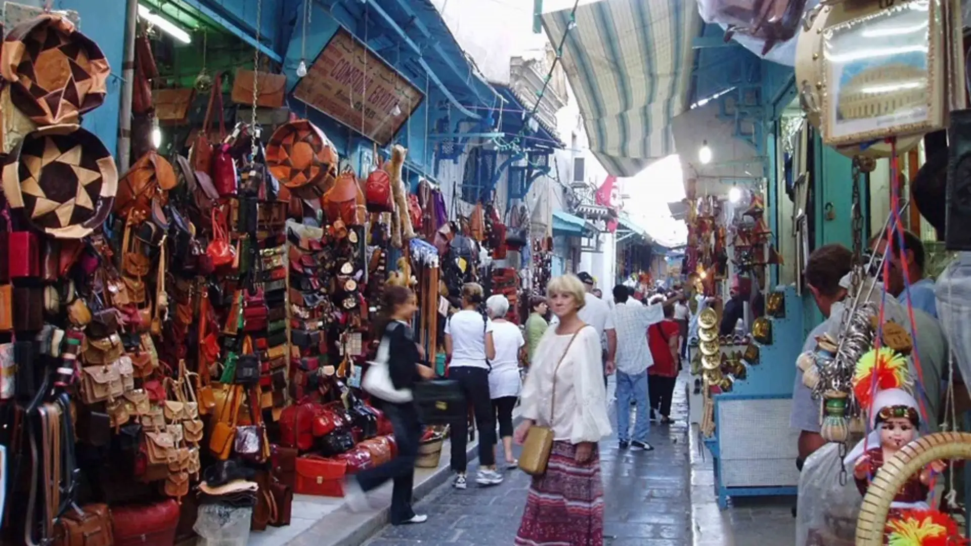کاهش هزینه سفر به تونس