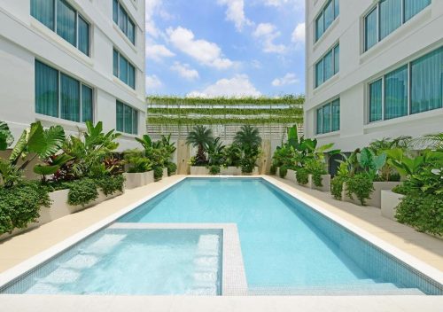 CENTRE POINT SUKHUMVIT 10 HOTEL