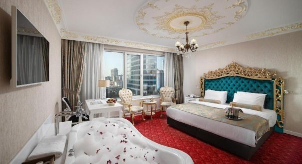 WHITE MONARCH HOTEL