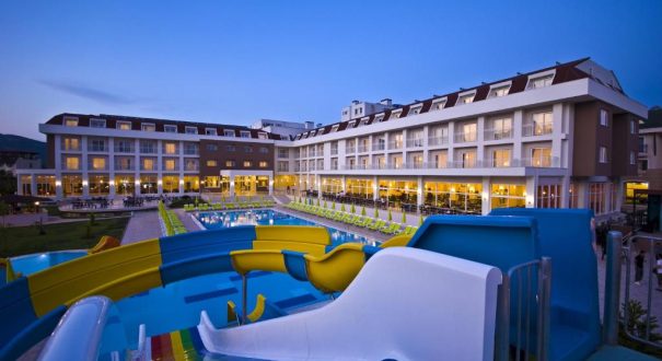 WHITE LILYUM HOTEL