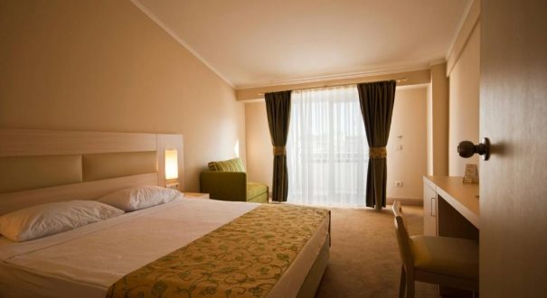 WHITE LILYUM HOTEL