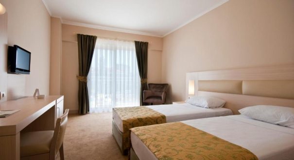 WHITE LILYUM HOTEL