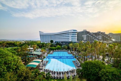 CONCORDE DE LUXE HOTEL