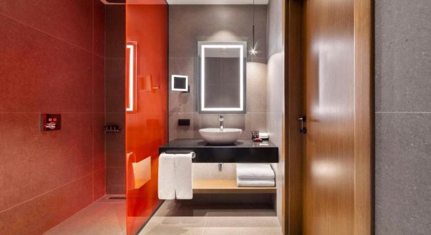 RADISSON RED HOTEL