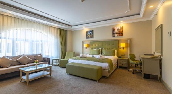 LONDON 1889 HOTEL