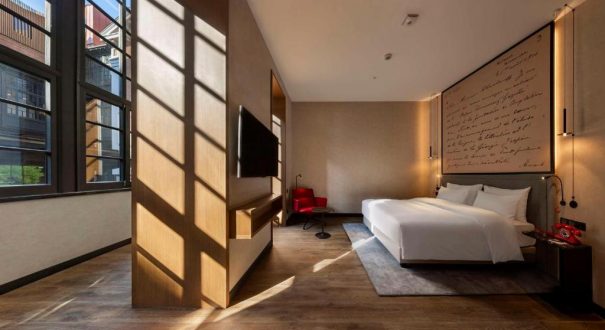 RADISSON RED HOTEL