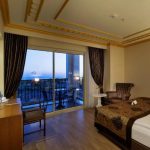 CRYSTAL PALACE HOTEL