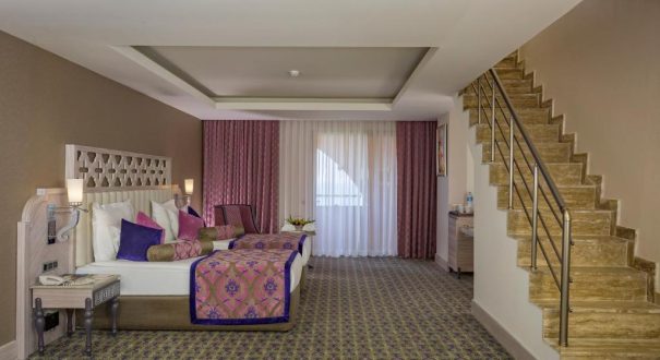 ROYAL ALHAMBRA HOTEL