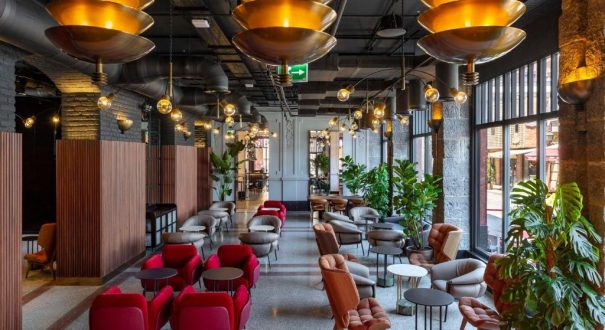 RADISSON RED HOTEL