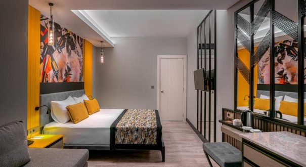 ARNOR DELUXE HOTEL
