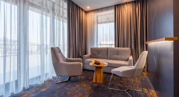 ONYX HOTEL