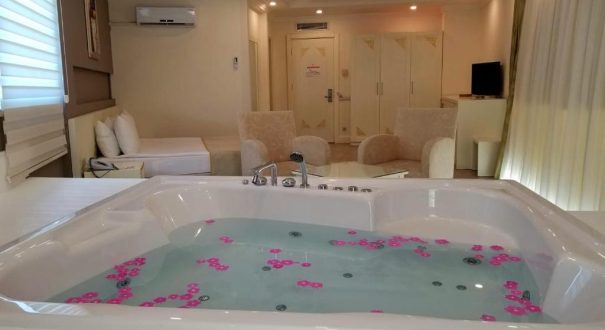 CRYSTAL ADMIRAL HOTEL