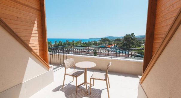 LOCEANICA BEACH HOTEL