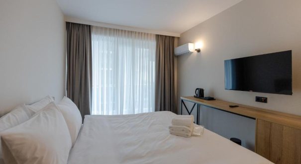 AQUA APARTMENTS HOTEL