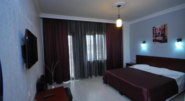IBERIA HOTEL