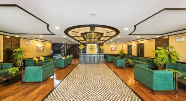 LA REGINA LEGEND HOTEL