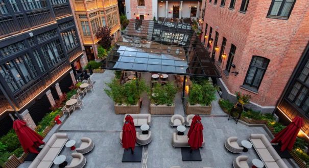 RADISSON RED HOTEL
