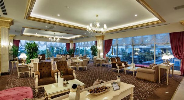 CRYSTAL PALACE HOTEL