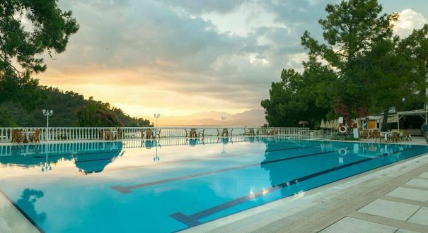 CLUB LETOONIA HOTEL
