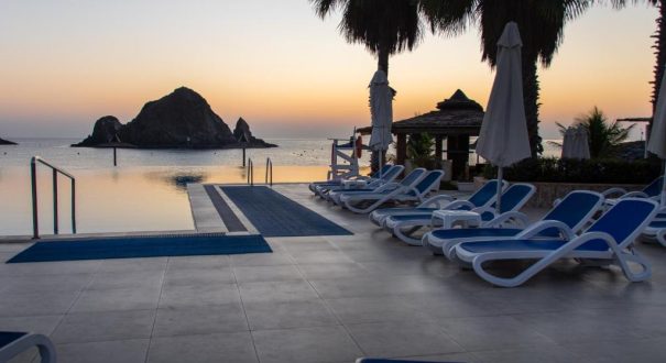SANDY BEACH RESORT HOTEL