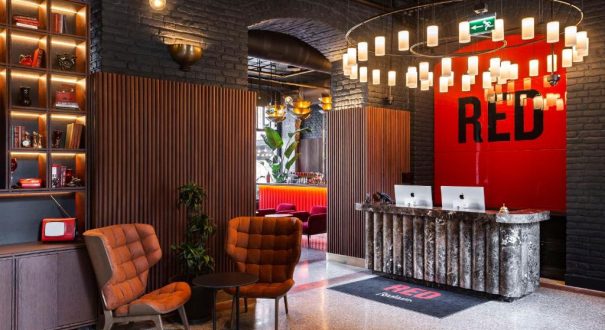 RADISSON RED HOTEL