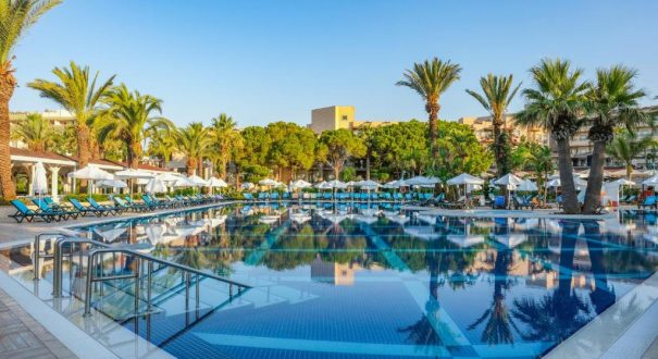 CRYSTAL LAND OF PARADISE HOTEL