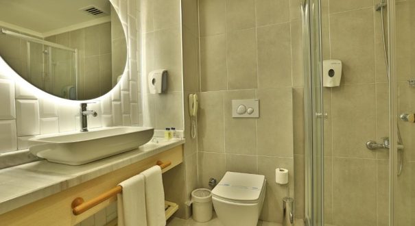 CRYSTAL LAND OF PARADISE HOTEL