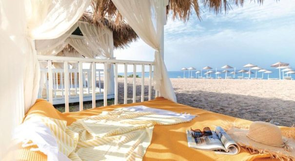 CLUB AQUA PLAZA HOTEL