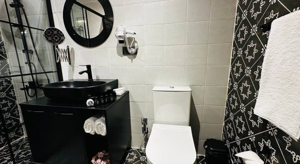 REXEE HOTEL