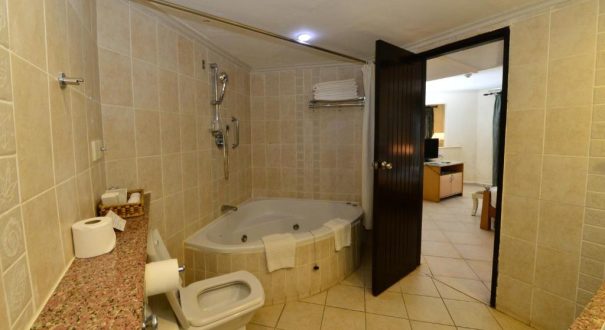 DIANI REEF BEACH RESORT HOTEL