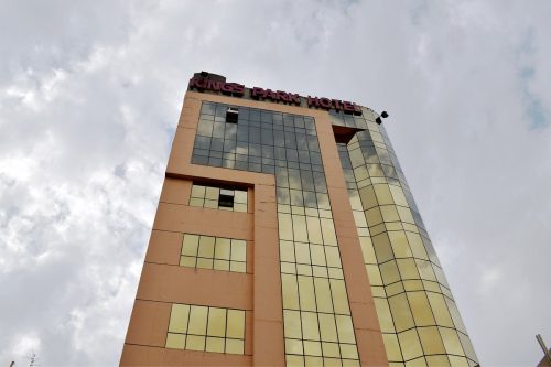KINGS PARK HOTEL