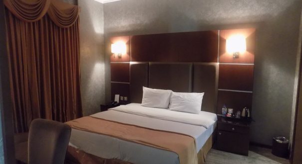KINGS PARK HOTEL