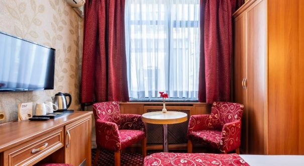 BRISTOL HOTEL