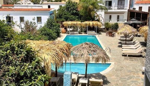 ANTONIS G APARTMENT HOTEL