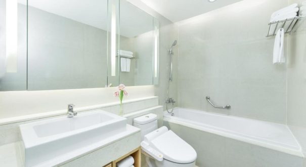 CENTER POINT CHIDLOM HOTEL
