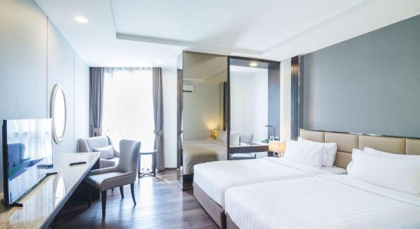 SURE STAY PLUS HOTEL