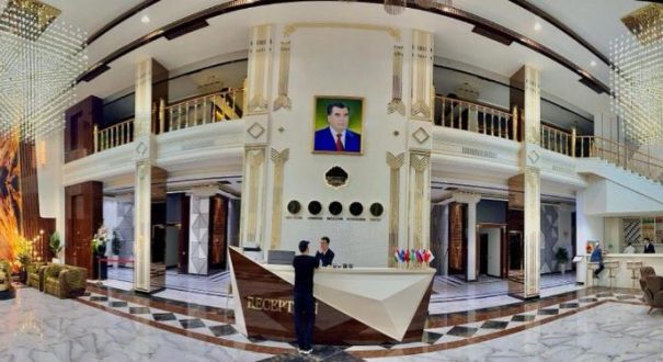 KANGURT GRAND HOTEL