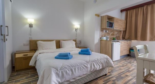 ANTONIS G APARTMENT HOTEL