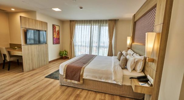 CROWNE IMPERIAL HOTEL