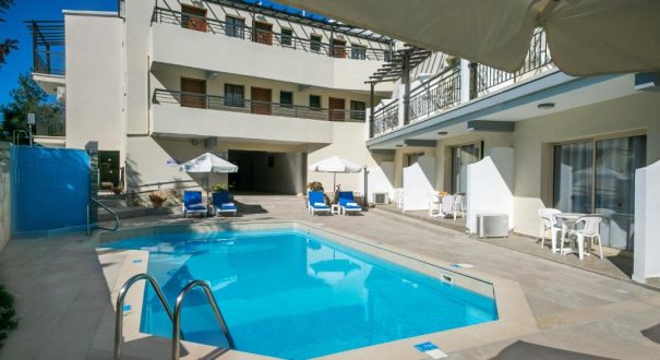 CRYSTALLO APARTMENT HOTEL
