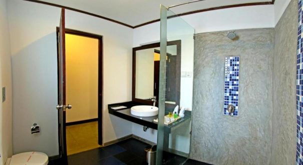 RATHNA BEACH RESORT HOTEL