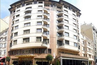 THE CENTRAL PALACE HOTEL