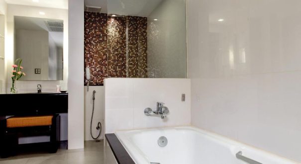 RAMADA PLAZA BY WYNDHAM MENAM RIVERSIDE HOTEL