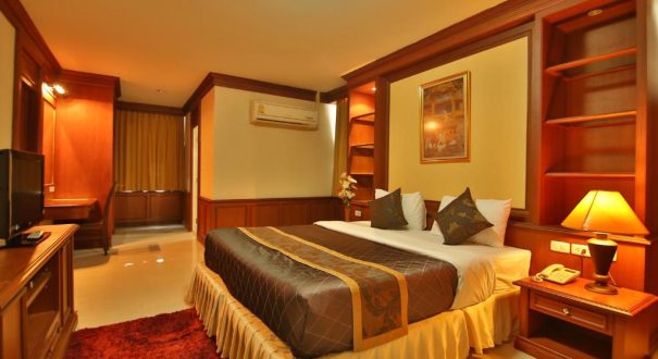 CONVENIENT PARK HOTEL