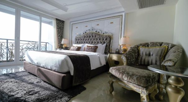 LK EMERALD BEACH HOTEL