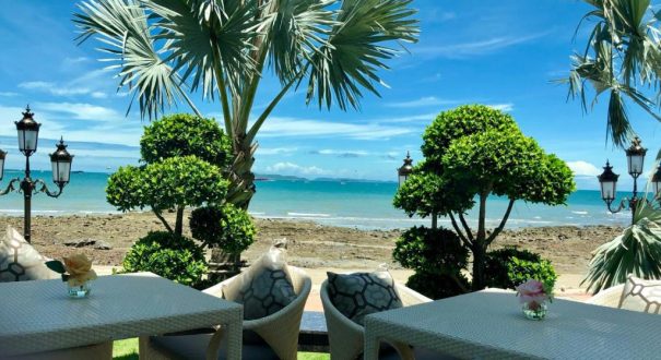 LK EMERALD BEACH HOTEL