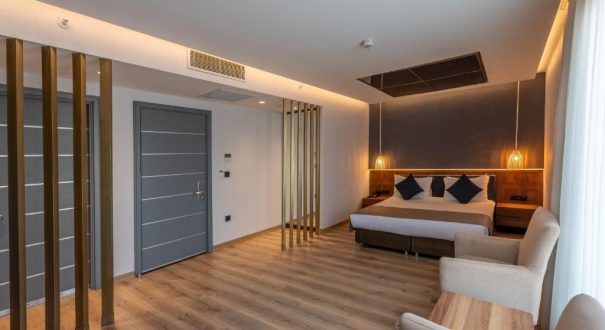 NOVA PLAZA CRYSTAL HOTEL