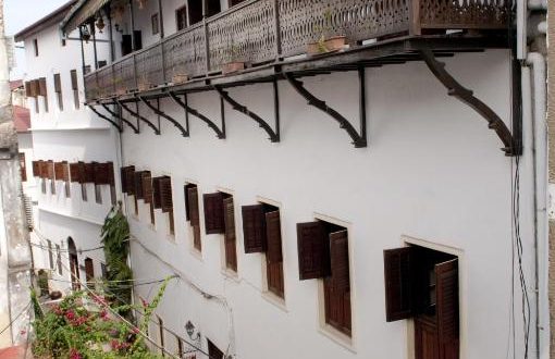 DHOW PALACE HOTEL