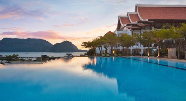 THE WESTIN RESORT HOTEL