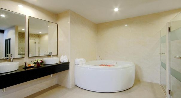 KATA SEA BREEZE HOTEL
